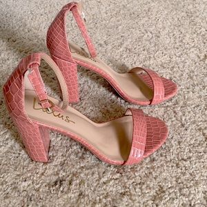 Thick heel pink lulus